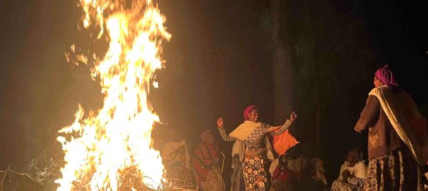 Dorze Campfire - villagers dancing